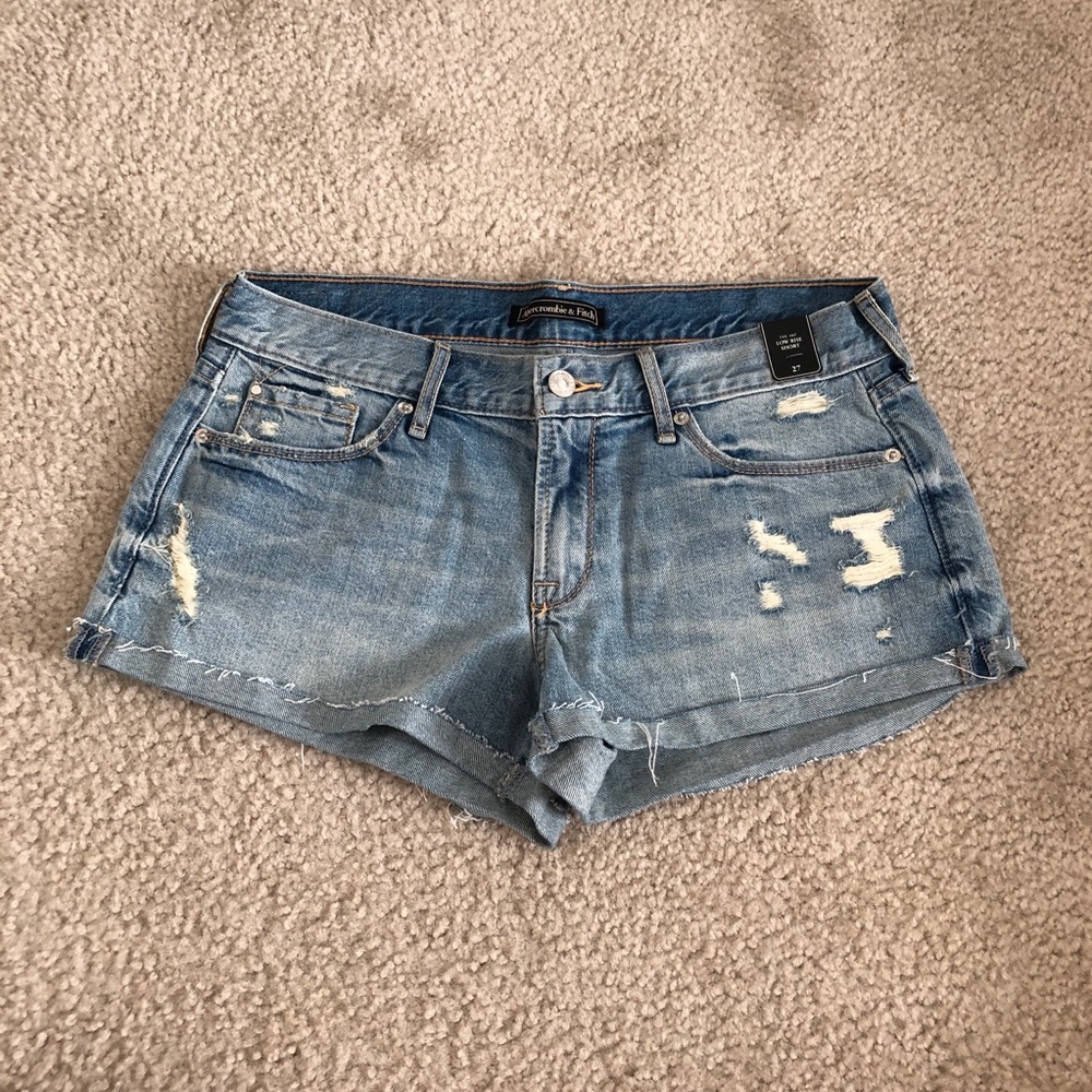 NWT Abercrombie low rise jean shorts